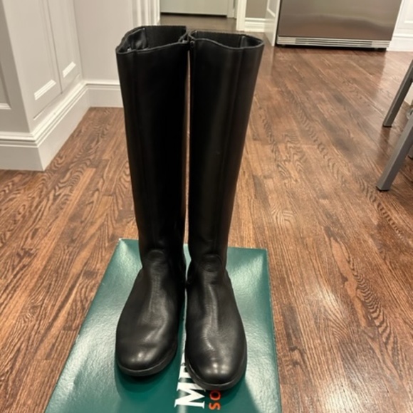 Mephisto Sonka Boot size 8.5 - Picture 1 of 7